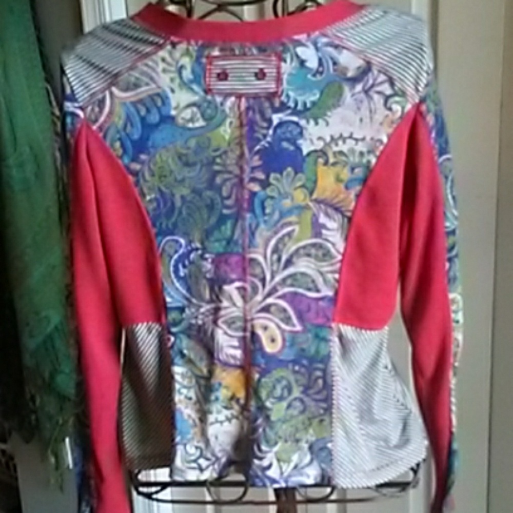 Top - Picture 3 of 6